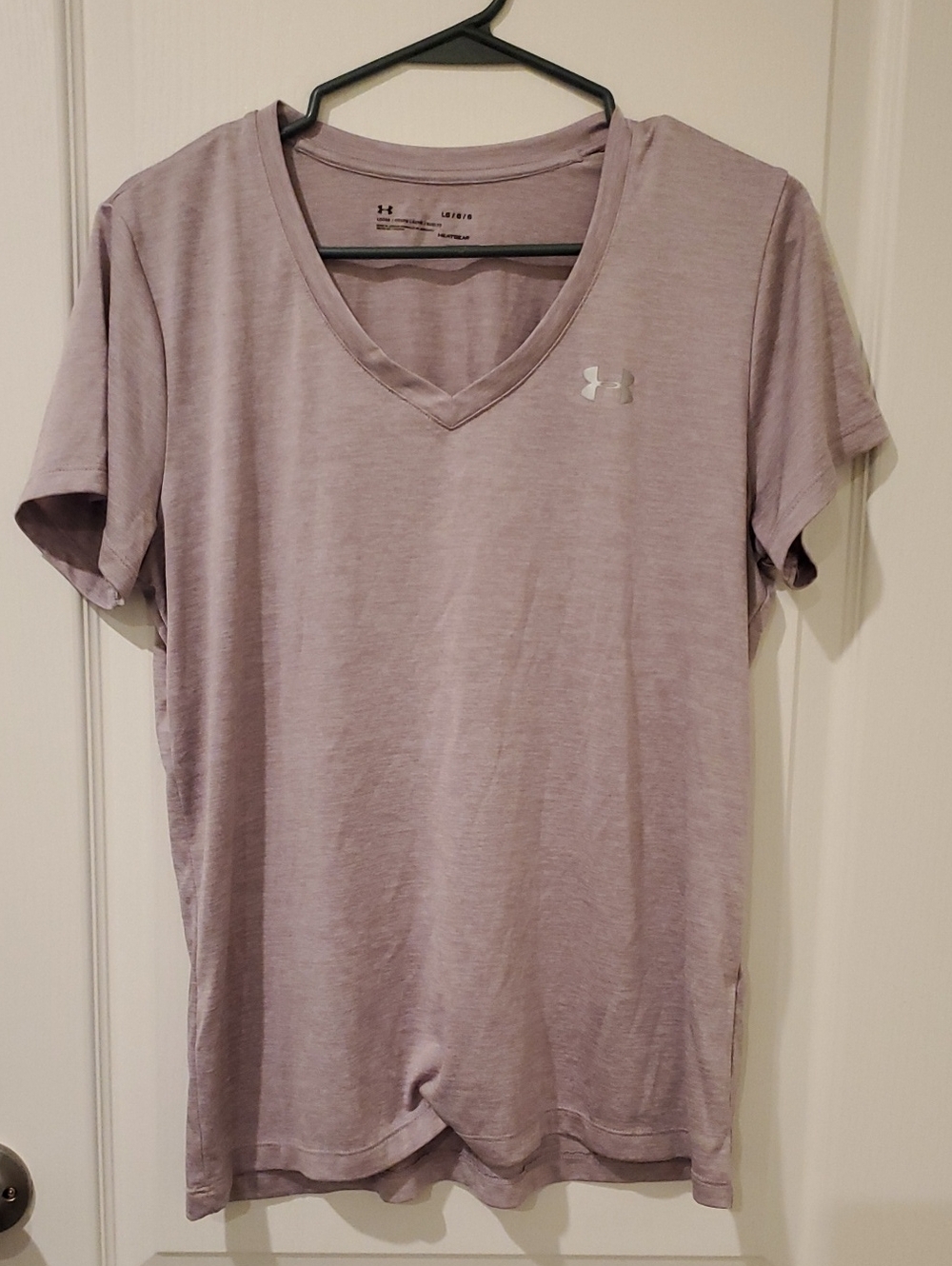 Under Armour Womens V-Neck Tee — Light Lavender